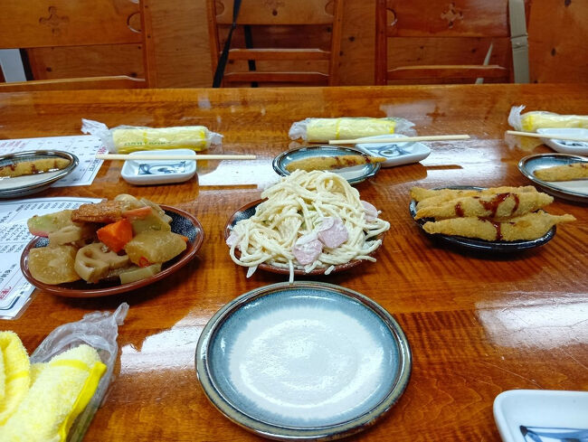 まずシシャモフライ・スパサラ・煮物をドーンと持ってきます