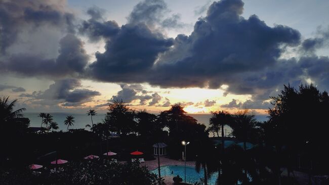 最後の夕日も部屋から楽しみました。<br />サイパンはやっぱりいいリゾートだなー。