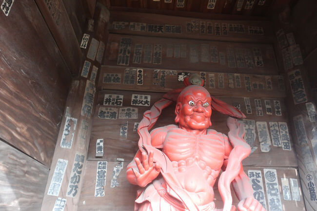 仁王門にいる金剛力士像<br />向かって左側