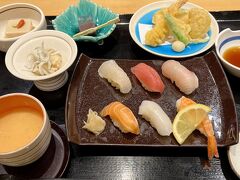 ネタは悪くない…
寿司、天ぷら、茶碗蒸し、デザートが付いてこの値段なら文句なし