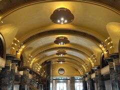 豪華なロビー

ちょっとだけ見学して、とっとと退散しました