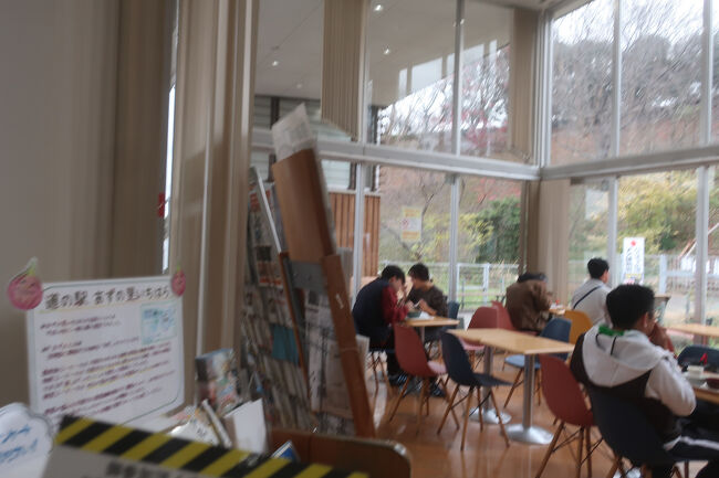 こちらの飲食スペースは10数席程度の小さなスペース