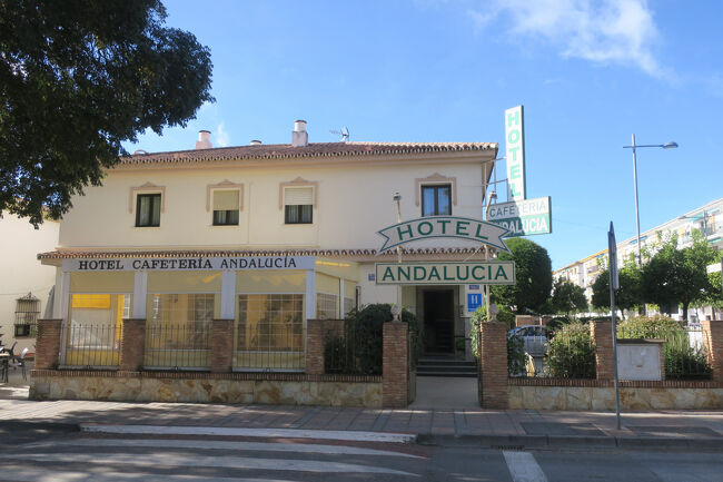 renfeを利用する方や朝早く(8時頃)荷物を預けたい方は、こちらのホテルの荷物預かりがお勧めです。<br /><br />■Hotel Andalucia<br />https://maps.app.goo.gl/gnbJGsZhAowHk4Xm6