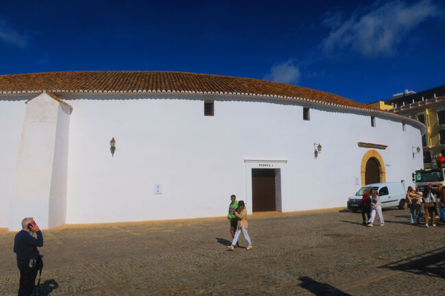 こちらはロンダ闘牛場です。別の日に中を見学予定です。<br /><br />■ロンダ闘牛場<br />https://maps.app.goo.gl/jVyciaFVQj9RKcxq5