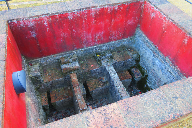 こちらが「座浴(座ってお湯につかる)」です。今と変わらんバイ。