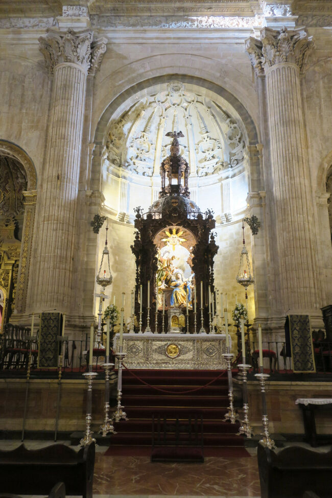 こちらも定番の人形のオブジェです。未だに…何かしっくりこないですｗ