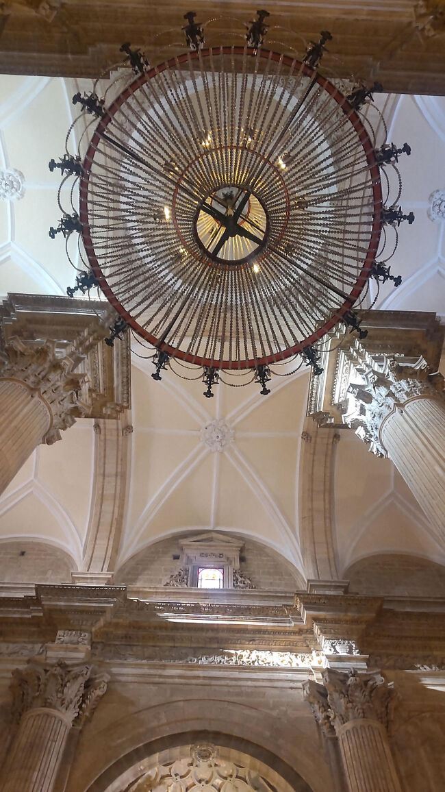 天井も高いですね。スッキリしている感じは好きでした。