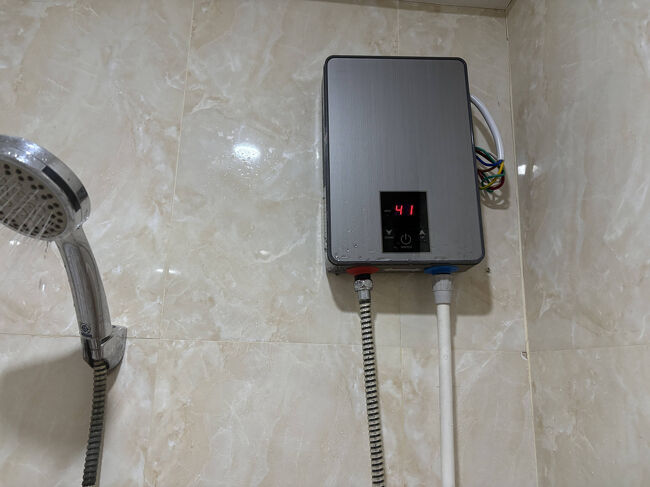 温水器は温度がリアルタイムでデジタル表示<br />これは日本でもほしい機能です。