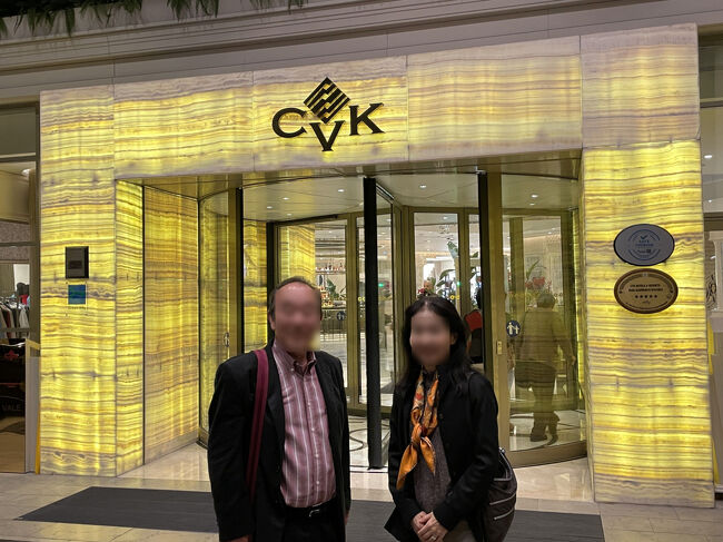 ホテル前で、正装姿でも記念撮影<br /><br />～～　以上が前半：トルコ編でした　～～～～<br />