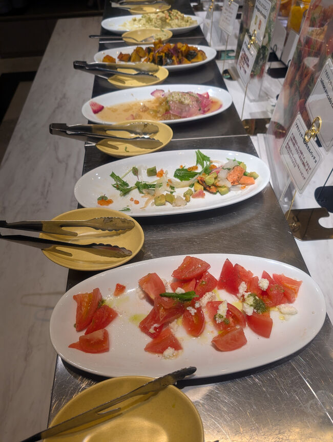 サラダもデリっぽくて、どれもおいしいです