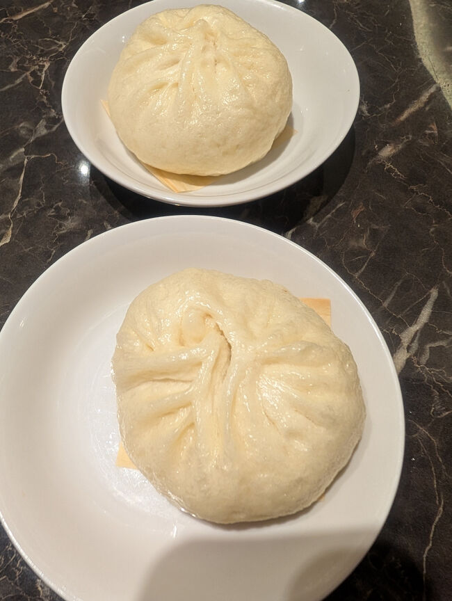 豚まんは外せません