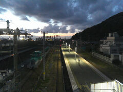 すっかり暗くなっていました．