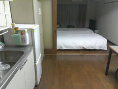 でも室内は広く，泊まるのに不便はありませんでした．