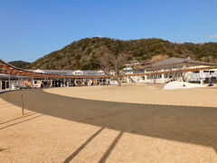 時間があったので，近くの道の駅保田小学校へ行ってみました．