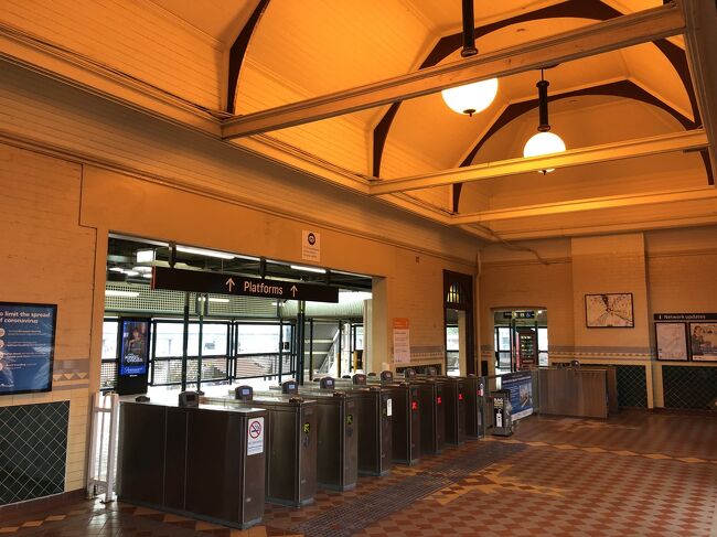 この昔からの駅舎も素敵ですが､､､､､､