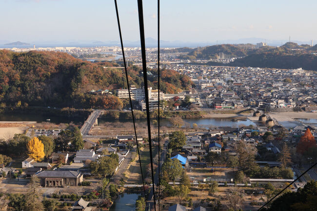 お城の後は、ロープウェイで山を下って