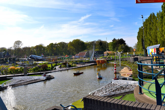 展示されている模型は想像以上に精巧で、驚きと感動の連続でした。毎日でも通いたいほど楽しい場所でしたが、いよいよ見納めです。名残を惜しみながら最後の一瞬まで心に焼き付け、マドローダムを出ます。