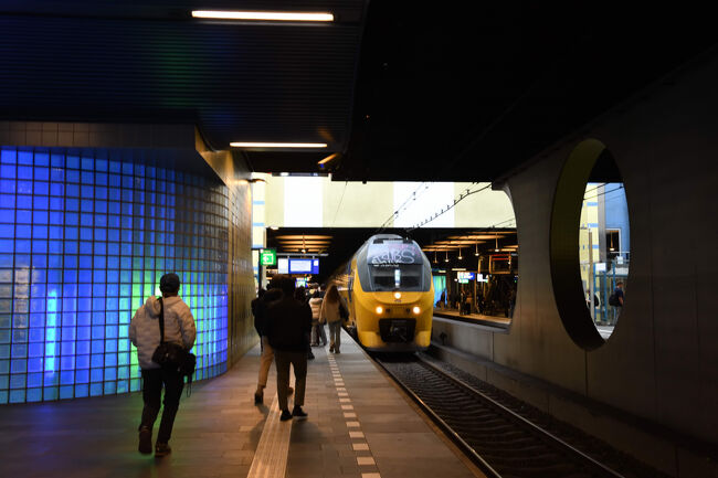 Blaakの地下鉄駅から、これからロッテルダムに戻ります。<br />楽しかった時間を思い返しながら、少し疲れも感じつつ、名残惜しさがじんわりと込み上げてきます。