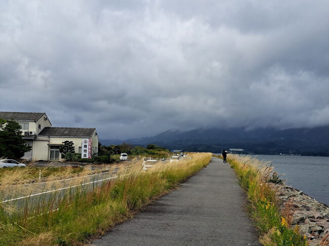 こんな場所から撮影しています。<br />（遠くにいるのは写真撮ってる相方）