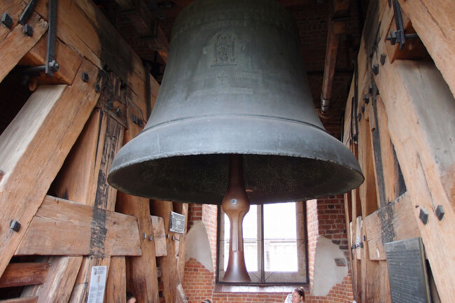 ジグムントの鐘です<br />ポーランド国内最大の鐘だそうです