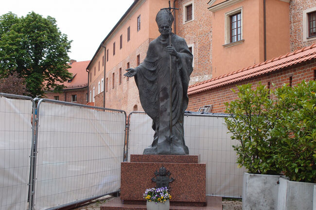 ヨハネ・パウロ二世像です<br />ポーランド人のローマ教皇です