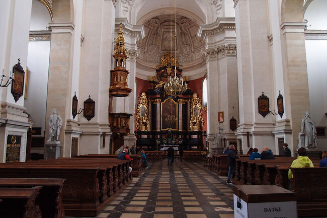 聖ペテロ聖パウロ教会の内部です