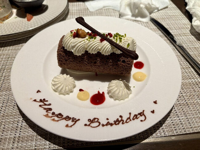 お誕生日ケーキを頂きました。