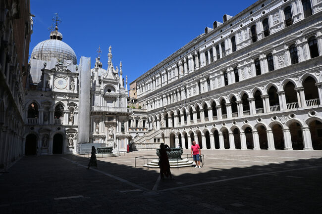 ということで、サン・マルコ広場へ無事戻り、ドゥカーレ宮殿を見学。