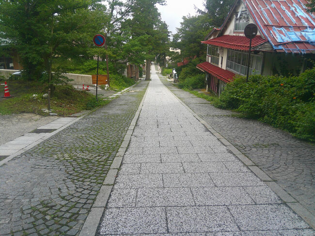 その後，御幸参道本通りという，大神山神社奥宮へ続く参道へ．こちらで車を駐め，徒歩で向かいました．