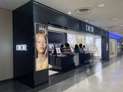 成田国際空港第1ターミナル 北ウィング 3F（保安検査後エリア）

【DIOR PERFUME AND BEAUTY NORTH】の写真。

「ディオール」のコスメショップです。