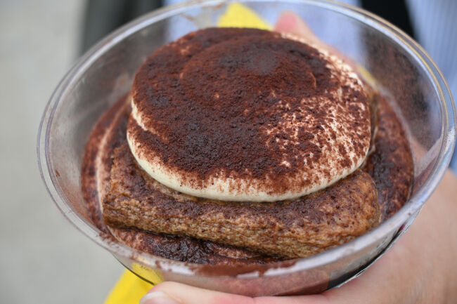 思わずデザートのティラミスも追加。こちらも上品なお味。