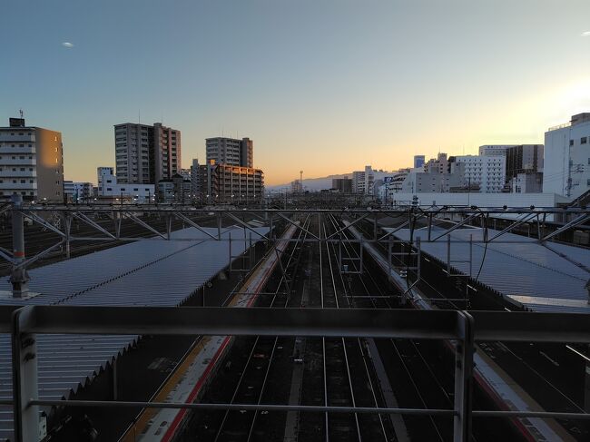 暮れなずむ岩国駅から、空港行きのバスに乗って