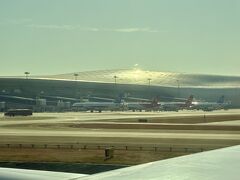 フライトは日本人少なめだったし、イミグレも空いていて、あっさりと入国。