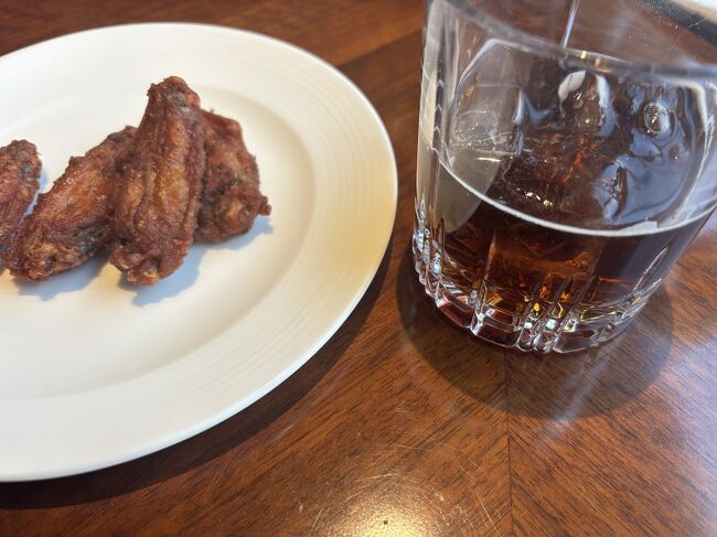 ジャックコークのジャックが多分伝わってなくて、スタッフの方が目の前で入れてくれたダイエットコークw<br />手羽先が美味しかったのでおかわりしました！