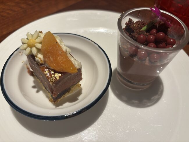 締めのデザートを取ってきました。<br />デザートも美味しかったです！