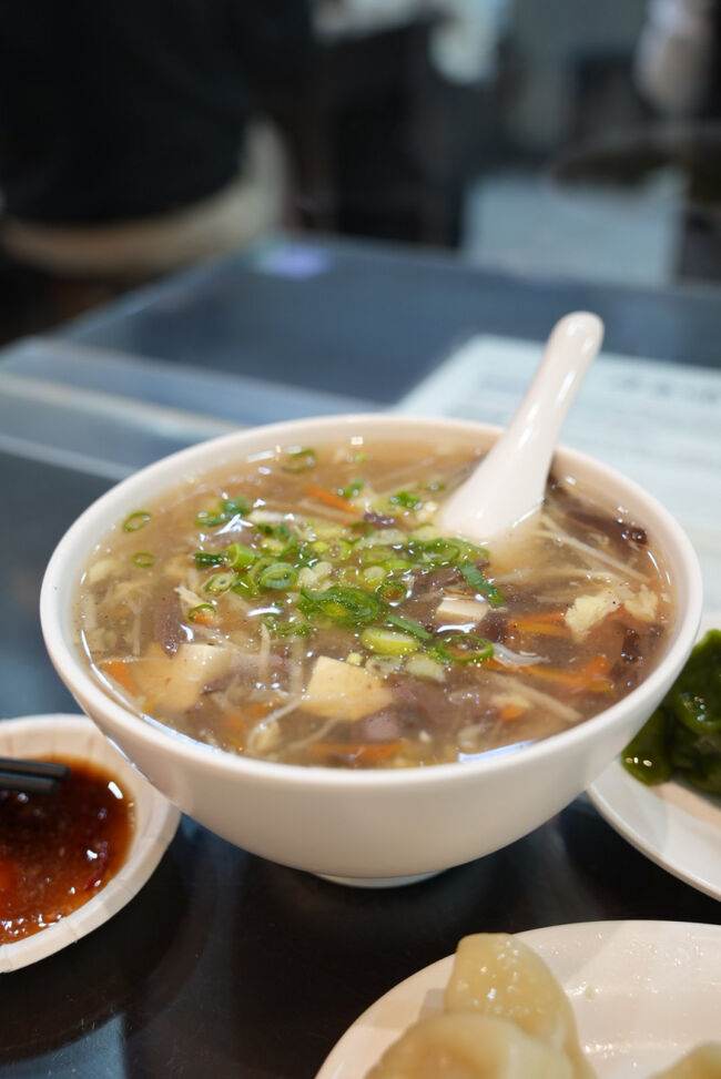 事前リサーチで<br />酸辣湯と水餃子のセットで食べるといいよーとあったので<br />頼んだよ！<br /><br />美味し～(^^)