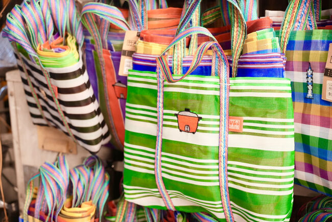 散策再開<br /><br />有名な漁師バッグ<br />かわいいアップリケついてるんだね！