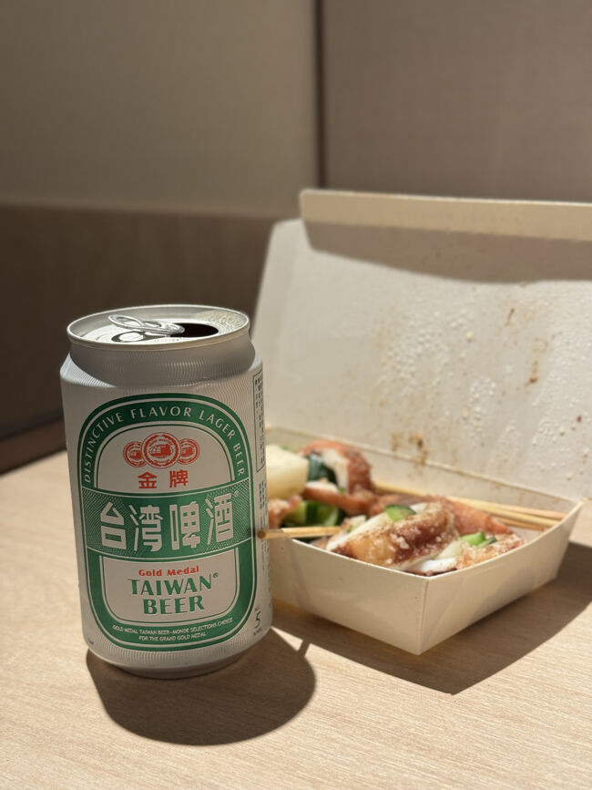 イカフライはホテルに戻っていただきました！<br /><br />カラッと揚がっていて<br />塩レモンときゅうりと大根がさっぱりで<br />ビールとあう～<br /><br />ごちそうさまでした(^^)