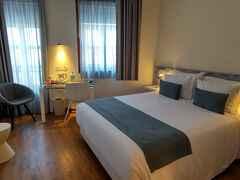 １９平米、運河ビュー、朝食付きです。
清潔で静かで接客も良いナイスなホテルでした。