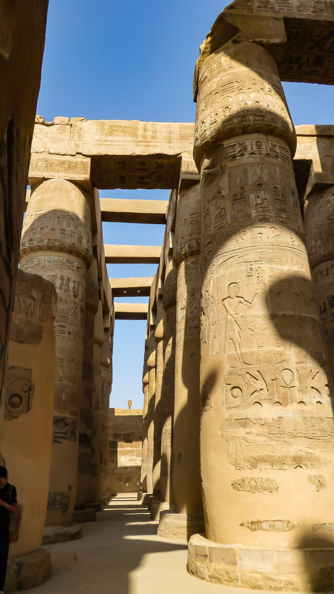 柱の上にはこのように梁があって、