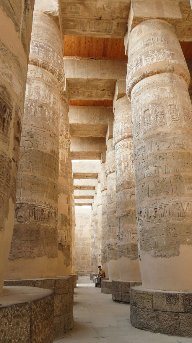 何度見ても柱と梁の重厚感は格別です。