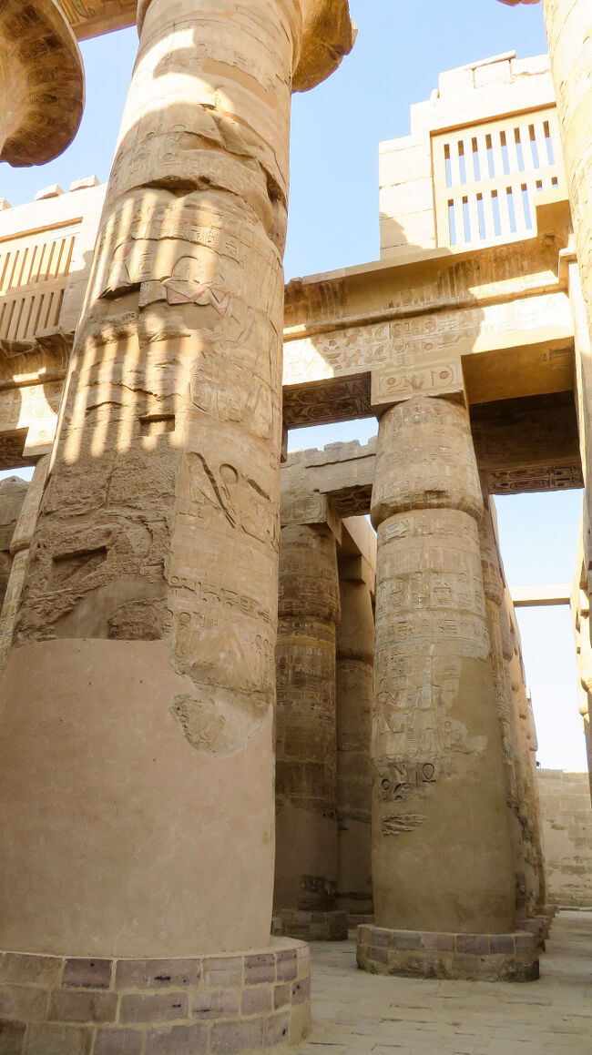 明り取りからはこのように光が入っていたのでしょう。