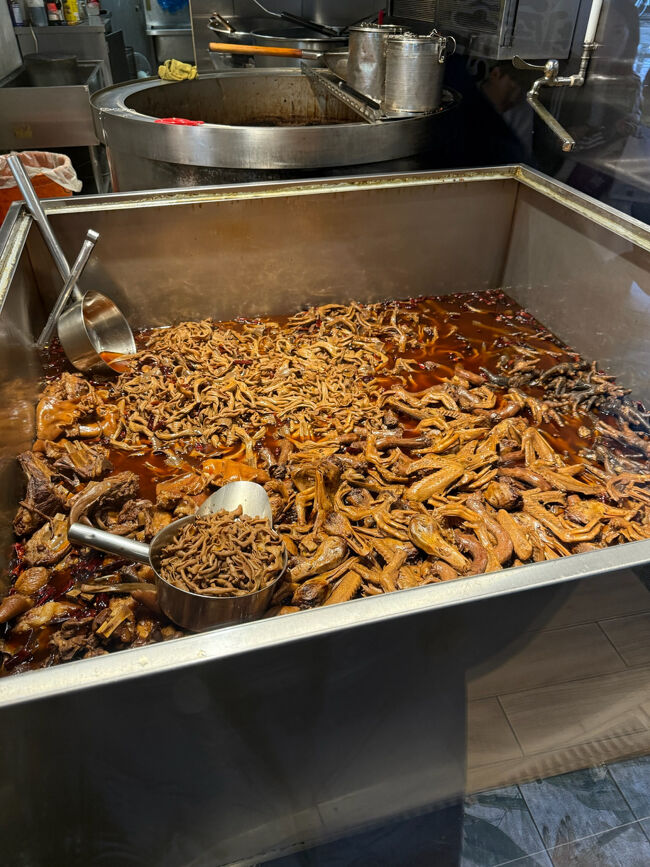 鶏のいろんな部位を売ってるみたい