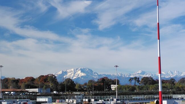 スイス側の山々がきれい