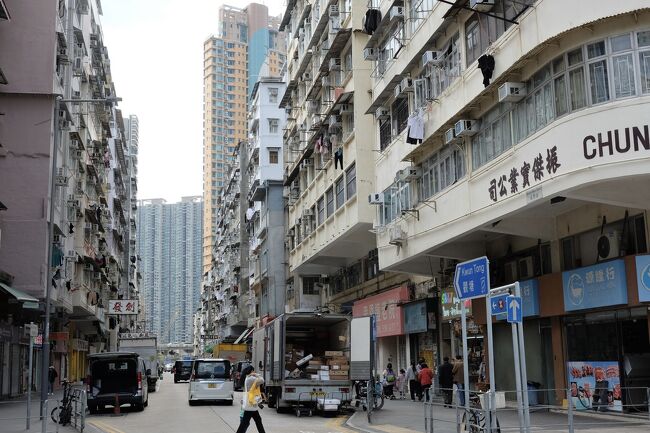 九龍城寨公園はすごくキレイでよい所でした。本当にこんなところにスラムが…？と思うほど。トイレも紙はないけどとてもキレイ。<br /><br />九龍城エリアも次はゆっくり散策したい。