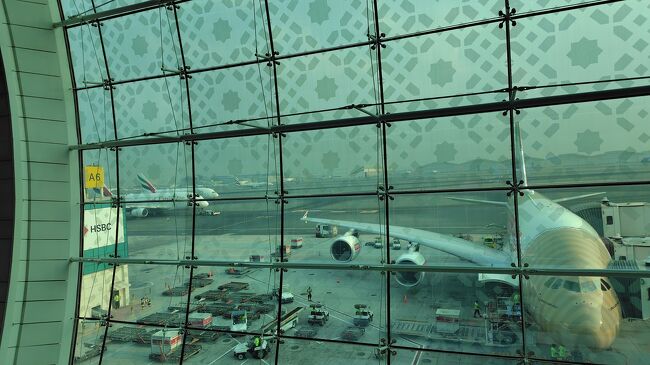 エミレーツ専用のターミナル3はA380がいっぱい！