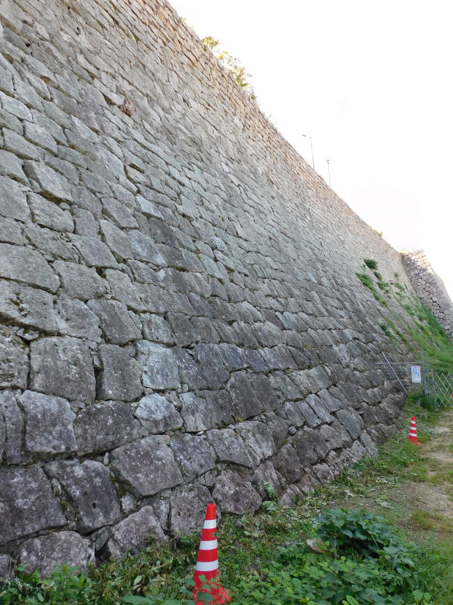 こちらが高石垣．なかなかスゴイです．