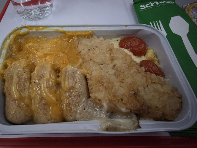 付いてる食事は到着前に