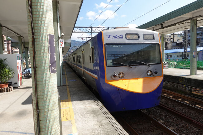 そ言えば、區間車でなく、區間快車だっけ？