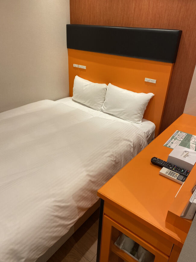 オレンジを基調とした<br />コンパクトで機能的な客室！